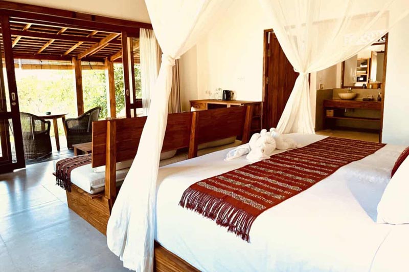 Alor Tanapi Oceanfront Deluxe Bungalow