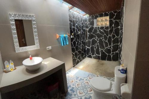 bunaken_standard_hillside_5