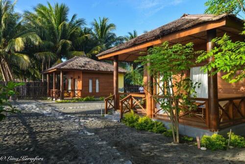 11 Days/10 Nights Standard Bungalow Tompotika