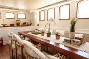 dive-travel-indonesia-mutiara-laut